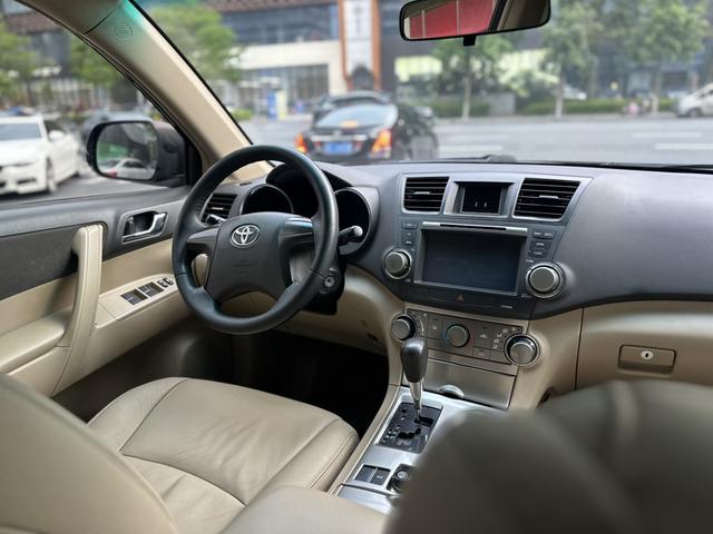 Toyota Highlander 2012 2.7L 2WD 5-seat Elite – фото 12