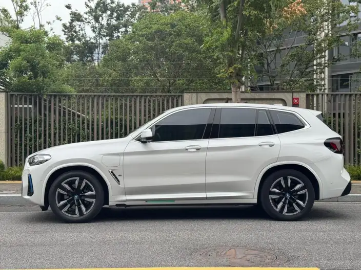 BMW iX3 2022 Model Leading Model – фото 4