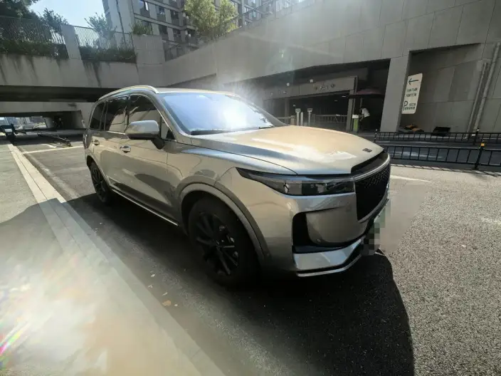 Li Auto ONE 2020 Model Extended Range 6 seat Edition – фото 3