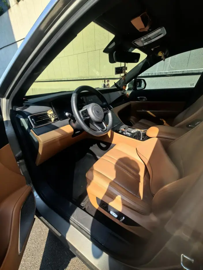 Li Auto ONE 2020 Model Extended Range 6 seat Edition – фото 9
