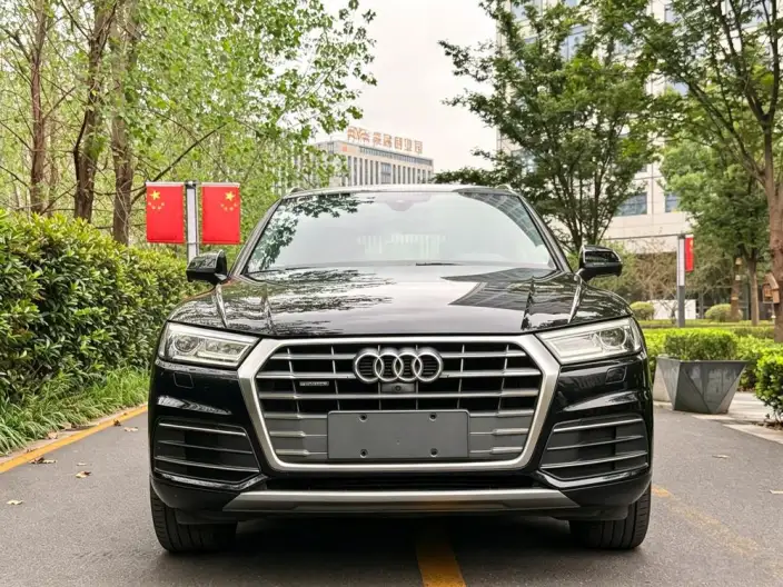 Audi Q5L 2020 Model 40 TFSI Rong Xiang Enterprising Model – фото 2