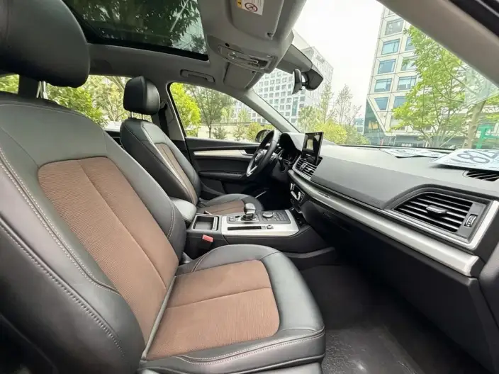 Audi Q5L 2020 Model 40 TFSI Rong Xiang Enterprising Model – фото 7