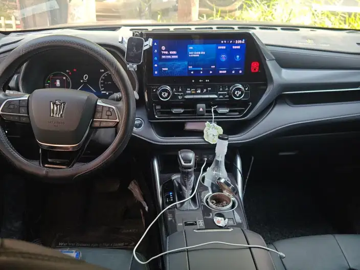 Crown Kluger 2023 Model Intelligent Hybrid 2.5L E-CVT 4WD Premium Edition – фото 5
