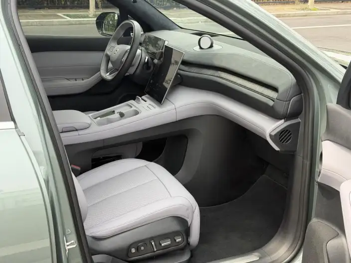 NIO EC6 2024 Model 75kWh – фото 10