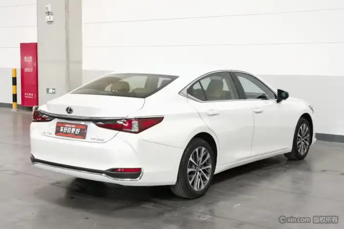 Lexus ES 2022 Model 200 Superior Edition – фото 4