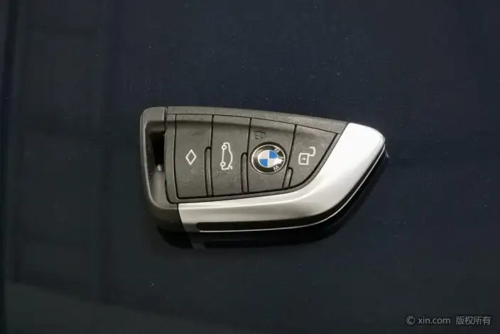 BMW 3 Series 2025 Model 325i M Sports Set – фото 5