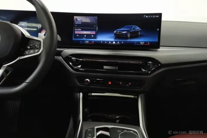 BMW 3 Series 2025 Model 325i M Sports Set – фото 7