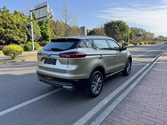 Geely Boyue 2018 1.8TD Automatic 2WD Smart Connect 4G – фото 5