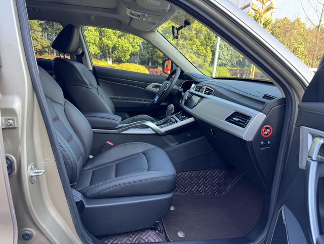 Geely Boyue 2018 1.8TD Automatic 2WD Smart Connect 4G – фото 10