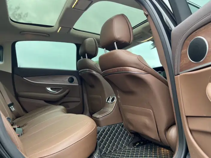 Mercedes-Benz E-Class PHEV 2023 Model E 350 e L Sports sedan – фото 8