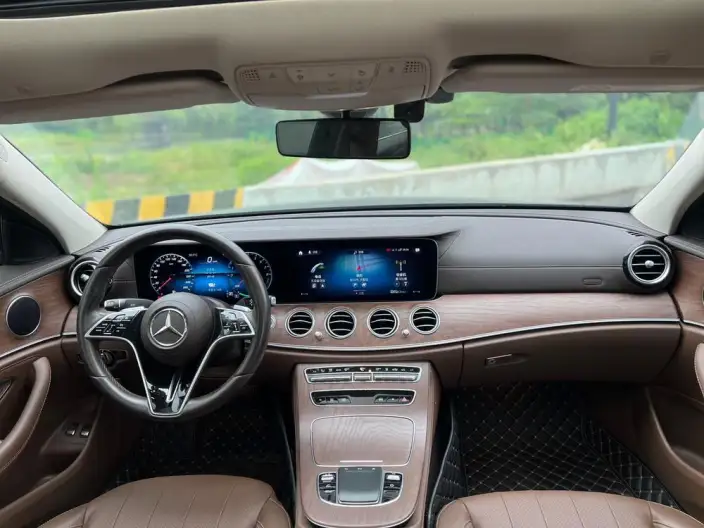 Mercedes-Benz E-Class PHEV 2023 Model E 350 e L Sports sedan – фото 9