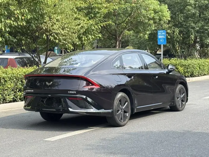 Wuling Xingguang PHEV 2023 Model 70 Standard Edition – фото 7
