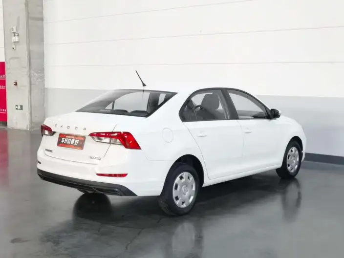Skoda Rapid 2020 Model 1.5L Manual Standard Edition – фото 4