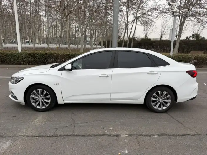 Chevrolet Corolla 2022 Model 320 Automatic Yuexiang Edition – фото 3