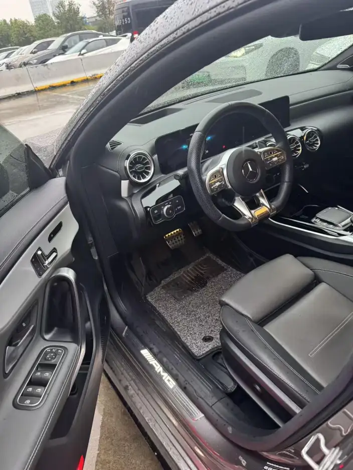 Mercedes-Benz CLA AMG 2023 Model AMG CLA 35 4MATIC – фото 8