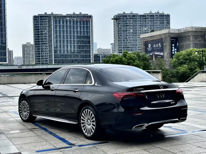 Mercedes-Benz E-Class 2022 Model E 300 L Noble Model sedan – фото 3