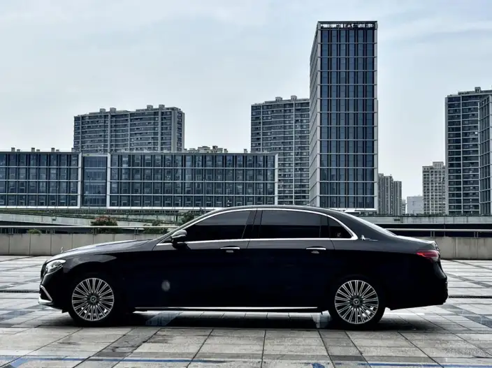 Mercedes-Benz E-Class 2022 Model E 300 L Noble Model sedan – фото 5