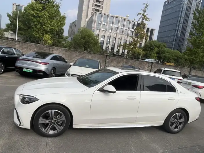 Mercedes-Benz C-Class 2022 Model C 200 L Sports Edition – фото 3