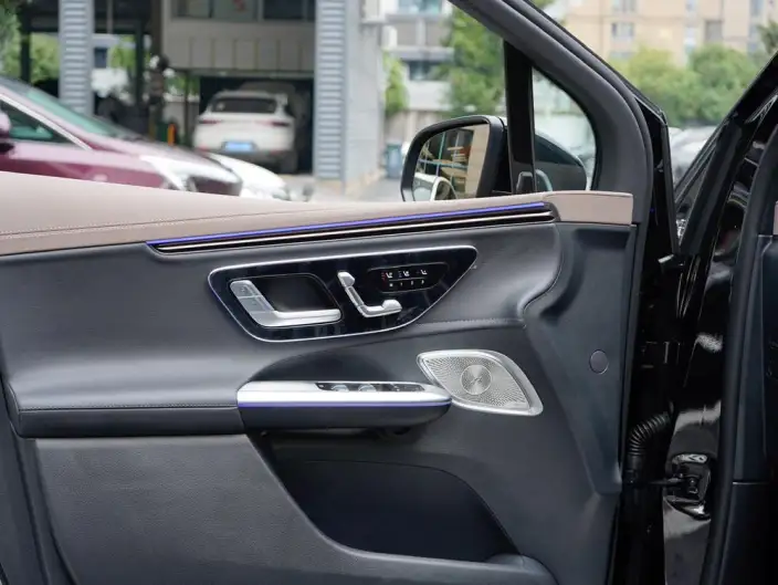 Mercedes-Benz EQE SUV 2024 Model EQE SUV 500 4MATIC Ultimate Edition – фото 9