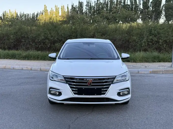 Roewe i5 2020 Model 1.5L Manual 4G Connected Luxury Edition – фото 2