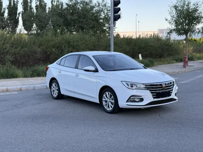Roewe i5 2020 Model 1.5L Manual 4G Connected Luxury Edition – фото 3
