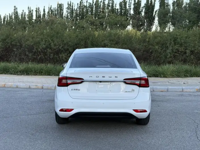 Roewe i5 2020 Model 1.5L Manual 4G Connected Luxury Edition – фото 6