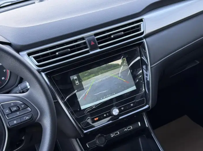 Roewe i5 2020 Model 1.5L Manual 4G Connected Luxury Edition – фото 9