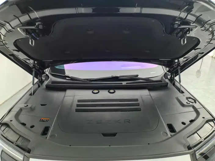 ZEEKR 9X 2025 Model Hyper Edition 70kWh VI seat – фото 10
