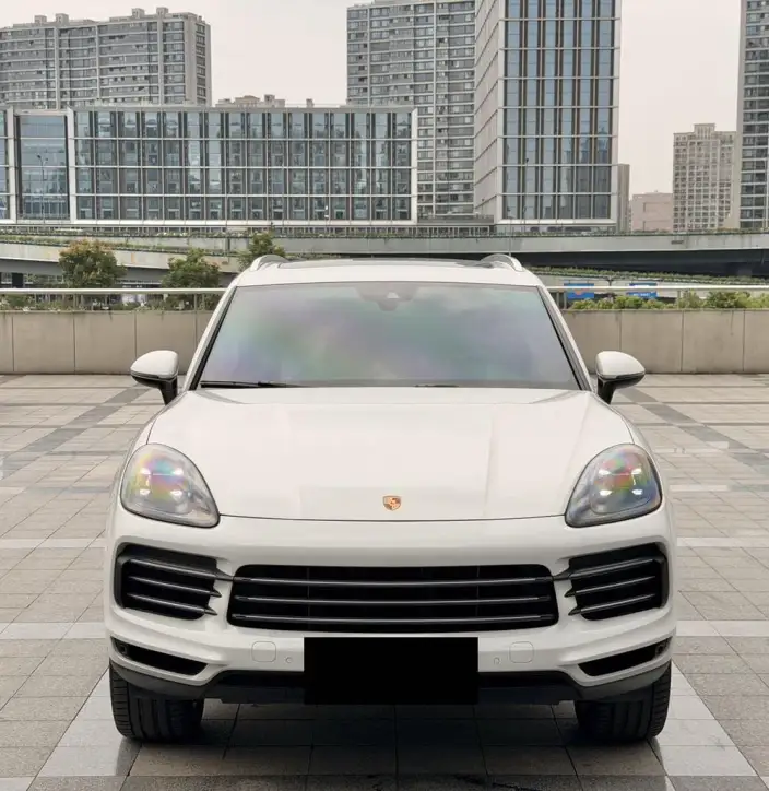 Cayenne E-Hybrid 2020 Model Cayenne E-Hybrid 2.0T – фото 2