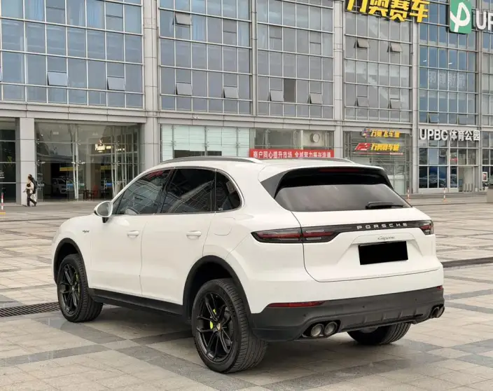 Cayenne E-Hybrid 2020 Model Cayenne E-Hybrid 2.0T – фото 3
