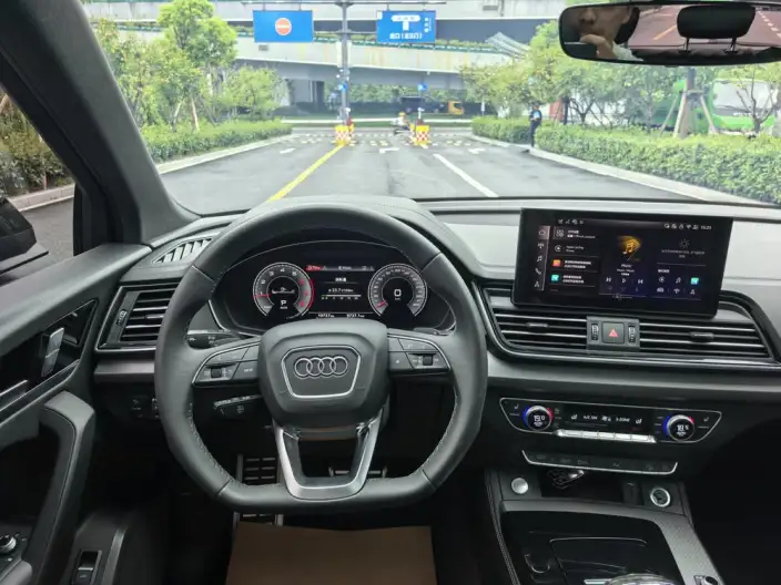 Audi Q5L 2025 Model 40TFSI Luxury Dynamic Model – фото 10