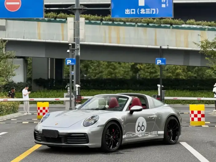 PORSCHE 911 2023 Model Targa 4 3.0T – фото 1