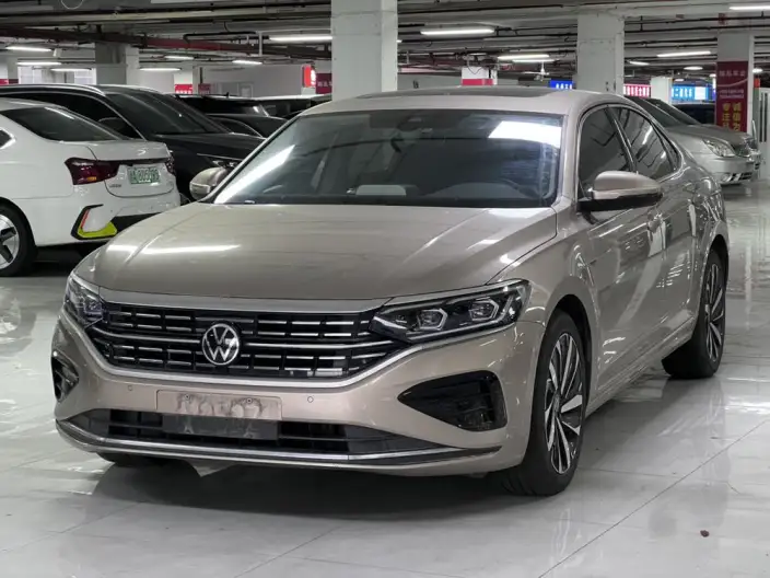 Volkswagen Passat 2023 Model 380TSI Deluxe Edition – фото 1