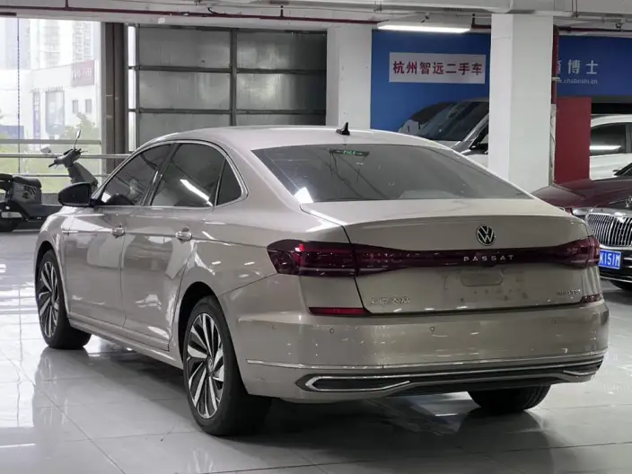 Volkswagen Passat 2023 Model 380TSI Deluxe Edition – фото 4
