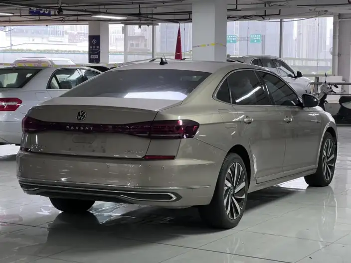 Volkswagen Passat 2023 Model 380TSI Deluxe Edition – фото 6