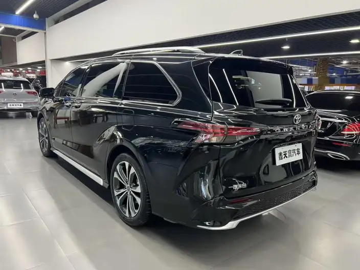 Granvia 2024 Model Intelligent Hybrid 2.5L 2WD Noble PLUS Edition – фото 3