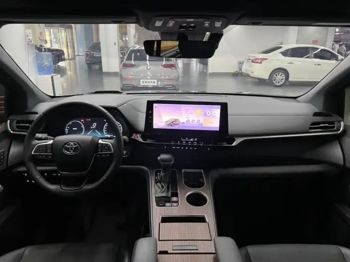 Granvia 2024 Model Intelligent Hybrid 2.5L 2WD Noble PLUS Edition – фото 6