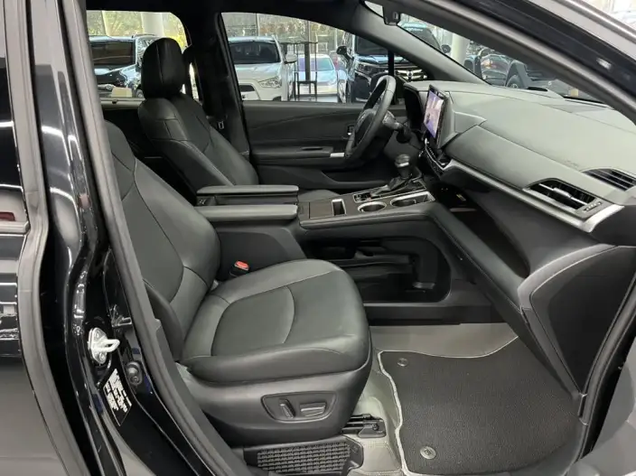 Granvia 2024 Model Intelligent Hybrid 2.5L 2WD Noble PLUS Edition – фото 8