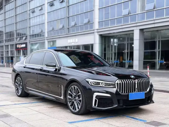 BMW 7 Series 2021 Model 740Li Leading Model M Sports Set – фото 3