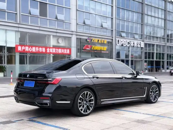 BMW 7 Series 2021 Model 740Li Leading Model M Sports Set – фото 6
