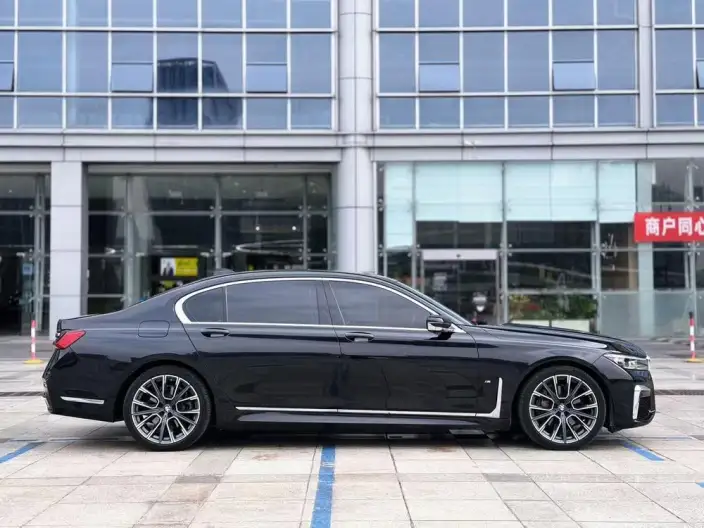 BMW 7 Series 2021 Model 740Li Leading Model M Sports Set – фото 7
