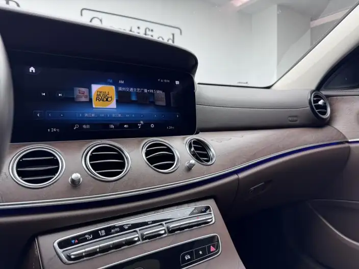 Mercedes-Benz E-Class PHEV 2022 Model Facelift E 350 e L sedan – фото 10