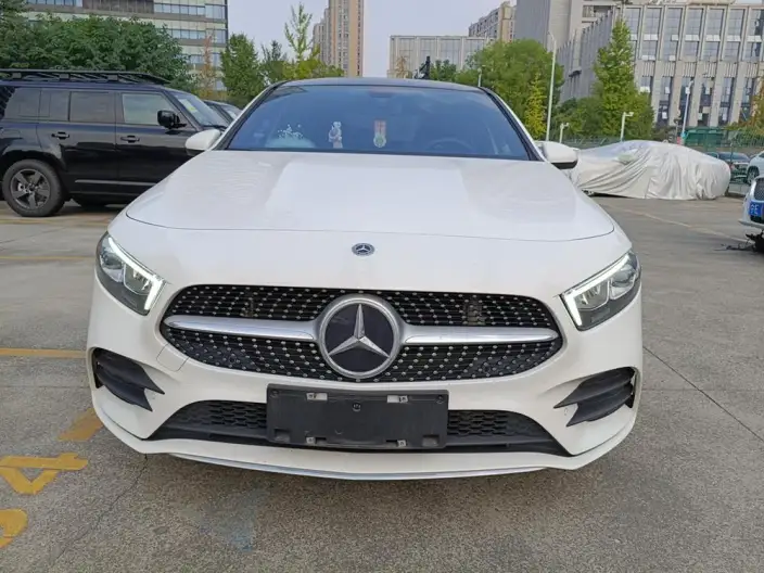Mercedes-Benz A-class 2022 Model A 200 L Sports sedan Dynamic Edition – фото 2