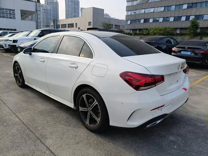 Mercedes-Benz A-class 2022 Model A 200 L Sports sedan Dynamic Edition – фото 5