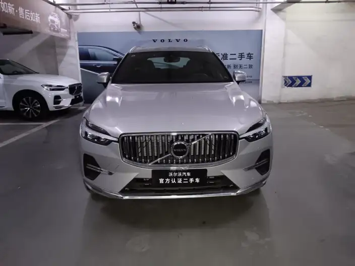 Volvo XC60 2025 Model B5 4WD Smart Range Deluxe Edition – фото 2