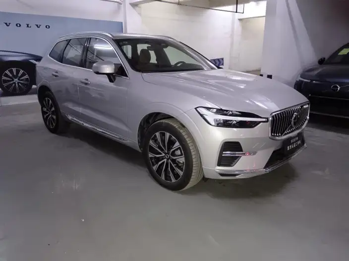 Volvo XC60 2025 Model B5 4WD Smart Range Deluxe Edition – фото 3