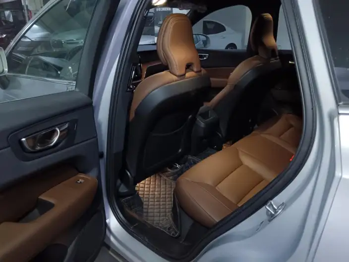 Volvo XC60 2025 Model B5 4WD Smart Range Deluxe Edition – фото 9