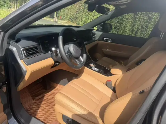 Li Auto ONE 2020 Model Extended Range 6 seat Edition – фото 8