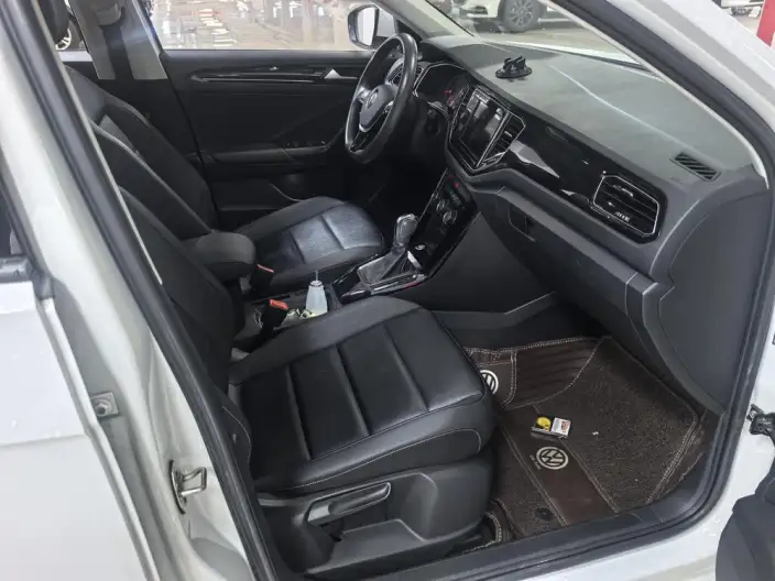 Volkswagen T-Roc 2020 Model 280TSI DSG 2WD Comfort Model – фото 6
