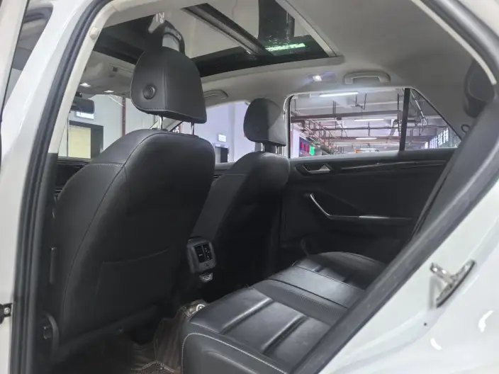 Volkswagen T-Roc 2020 Model 280TSI DSG 2WD Comfort Model – фото 10